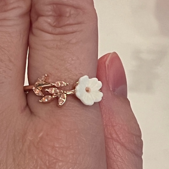 Rose Gold Flower Leaf Adjustable Ring - Picture 3 of 6